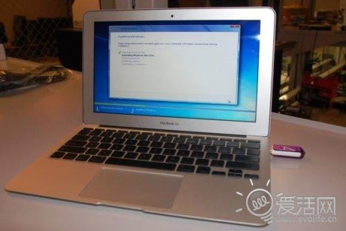 ������U�̸���MacBook AirװWindows7